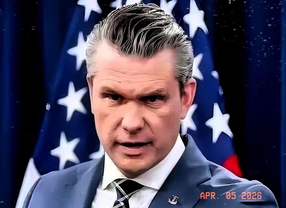 谁能想到，号称武装到牙齿的美军，如今在自家大本营里，竟然吓得连吃顿饭都要把手按在