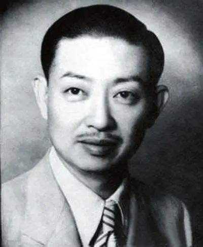 1941年12月，日本人占了香港。梅兰芳当天做了个决定——不刮脸了。几天后，白净