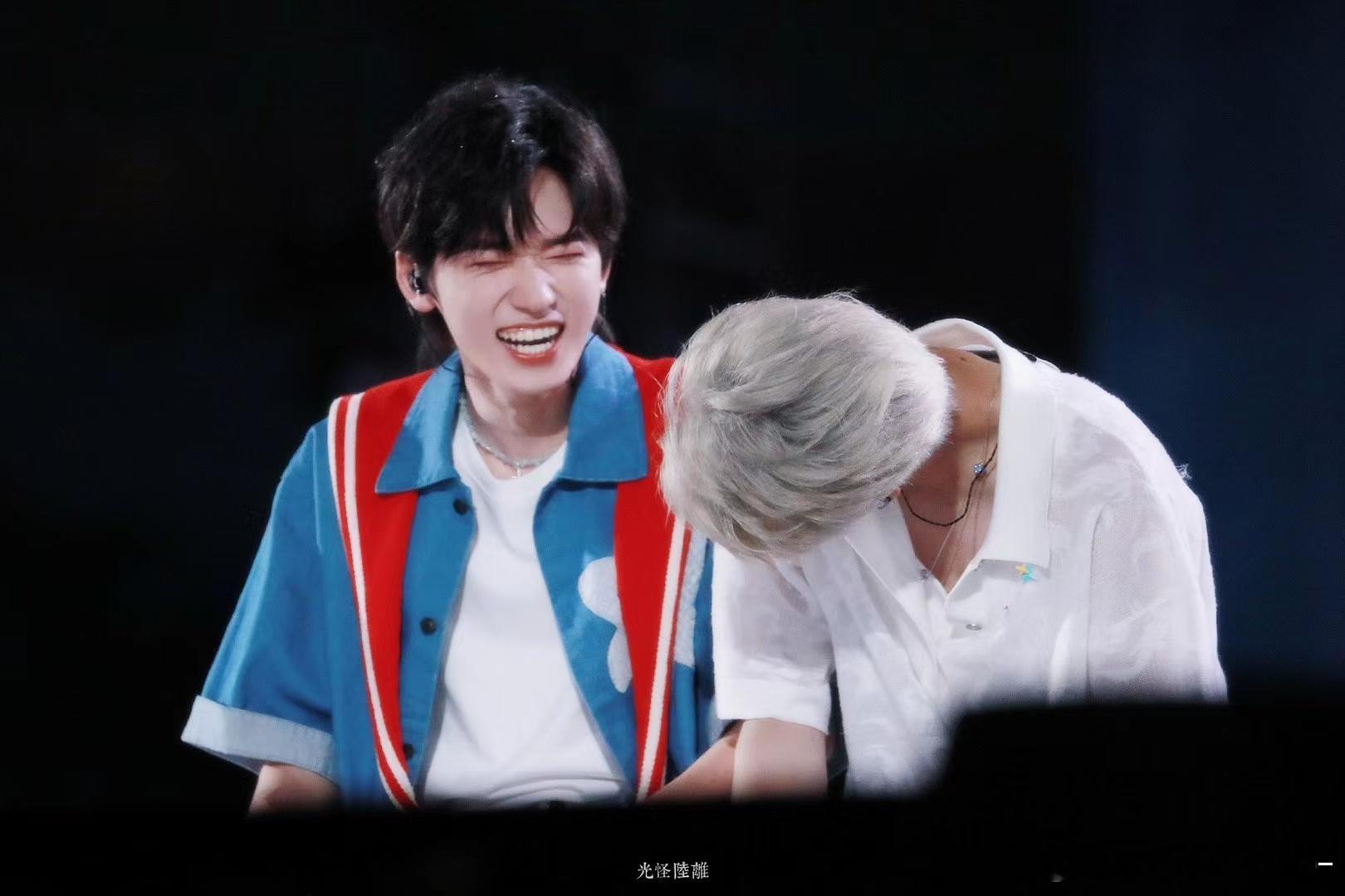 文轩 🐺🐟文轩世界第一初恋 “才值两千万呀”烟花升停在星夜-宋亚轩刘耀文[音