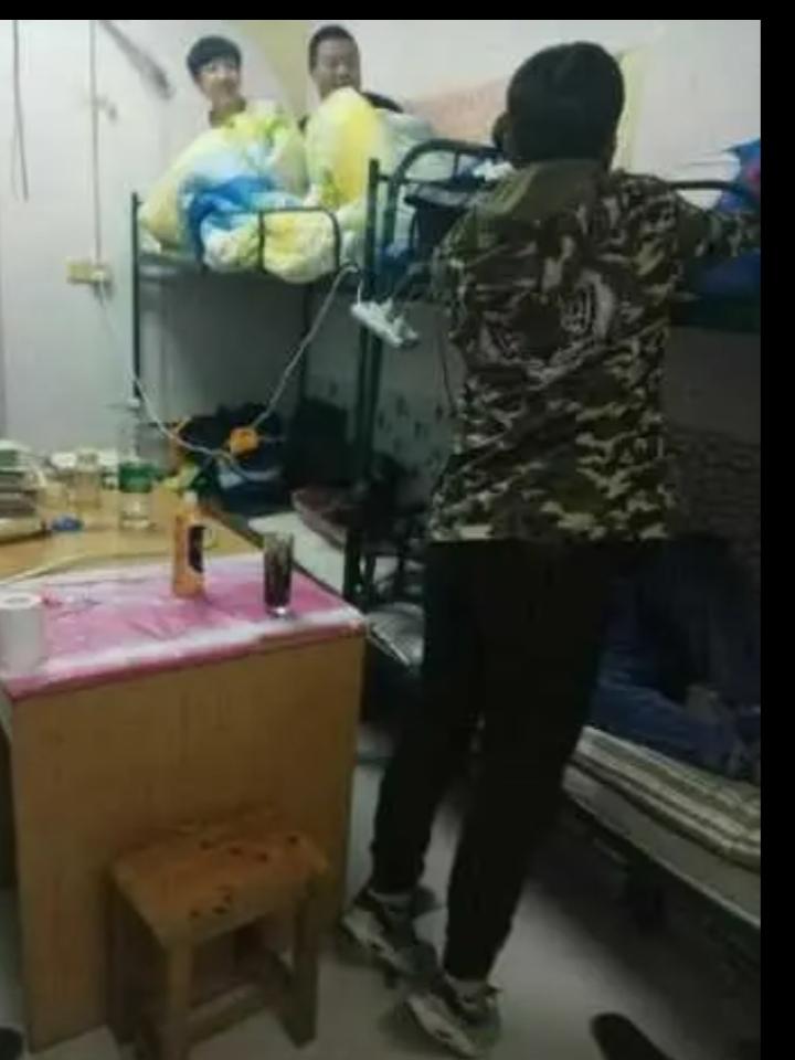 有一段理论怪迷糊人：
通奸不一定违法，但不正当捉奸确实违法。
意思是，一个女人或