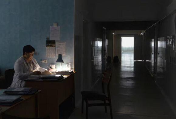 【路透社报道，乌克兰正面临人口灾难。 经过近四年的全面战争，该国人口已从战前的4