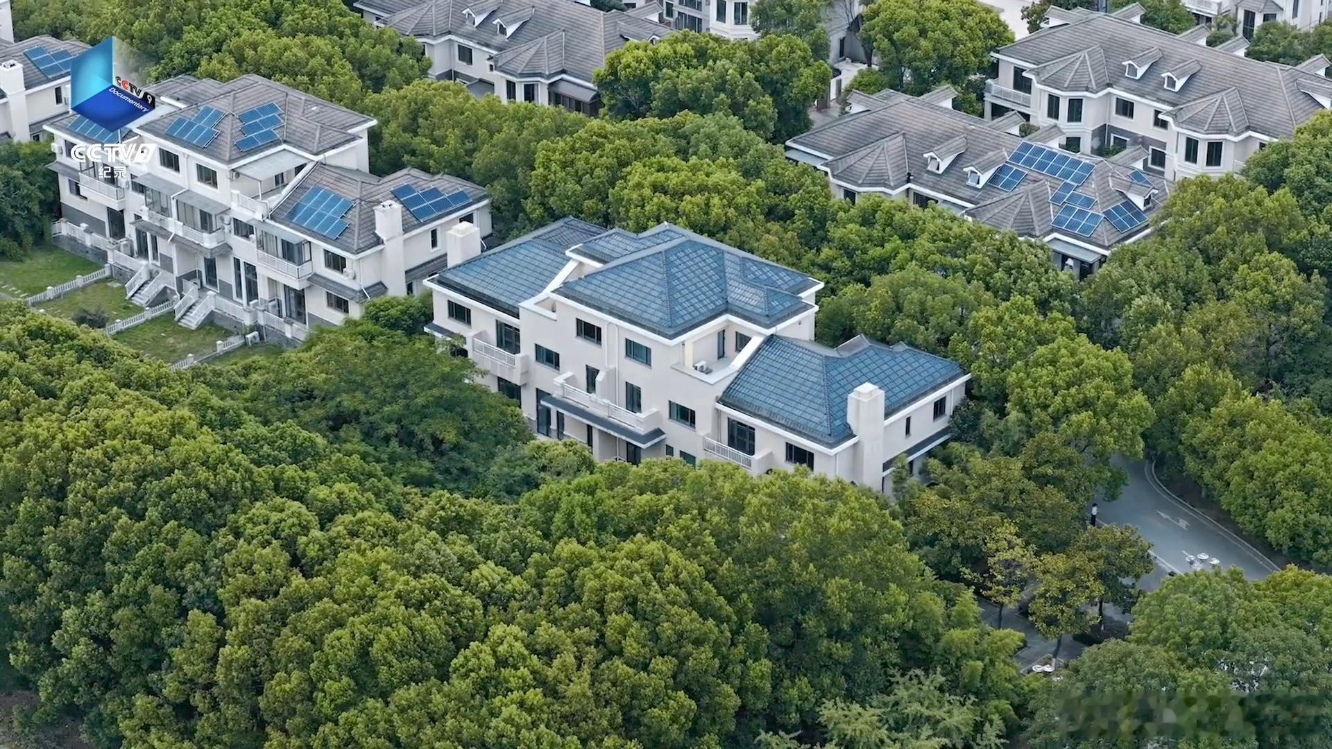 苏州把无线充电玩到了马路上 以前只敢想边开边充，苏州直接落地示范路，无人驾驶小车