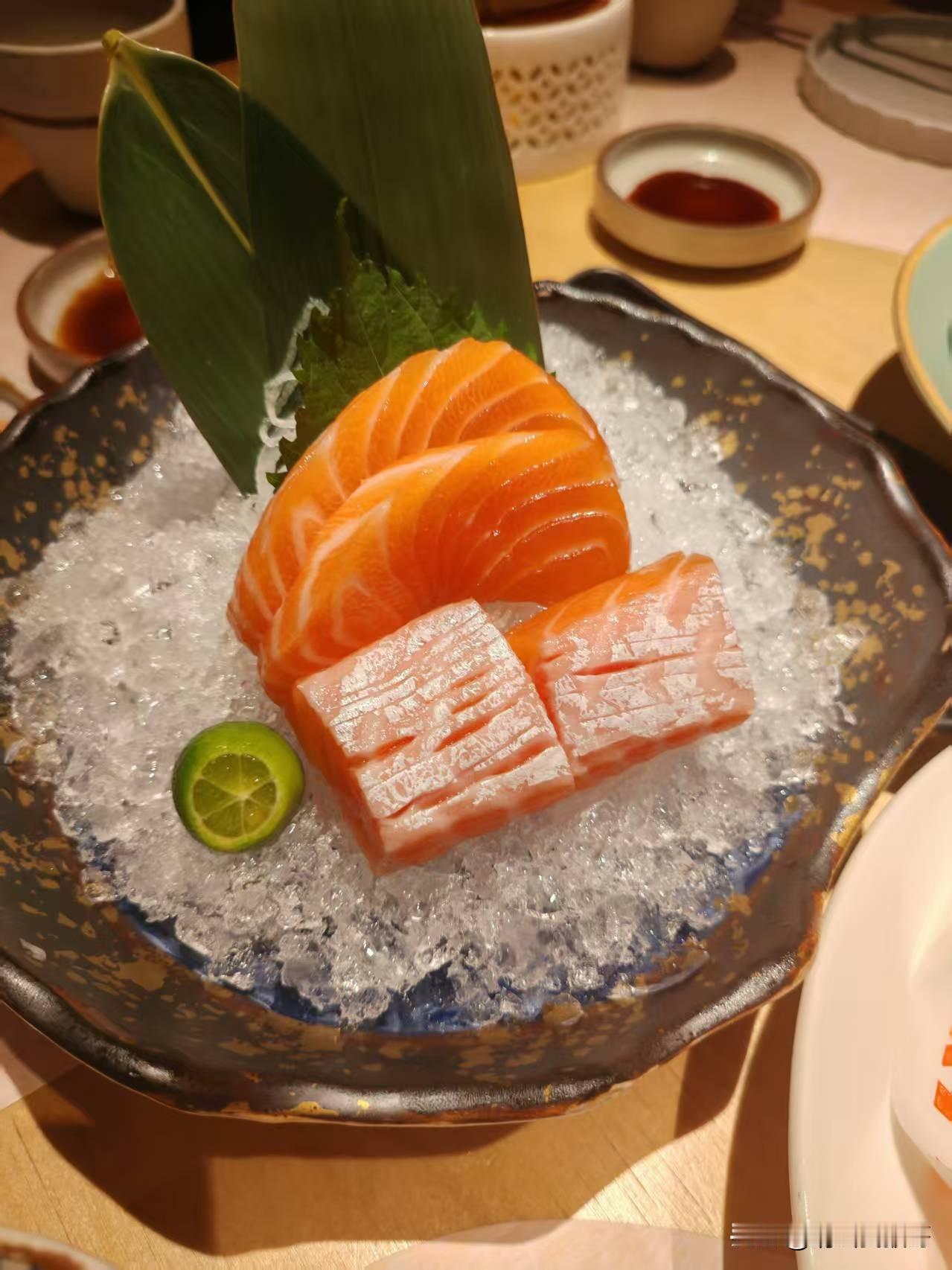 带定位聊本地新鲜事吃生的食物还是有点不习惯