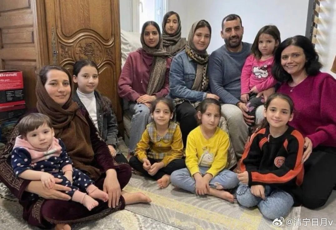 一个日本人在网上吐槽：一个移居日本的巴勒斯坦一家人他吐槽的点是，法律是规定了一个