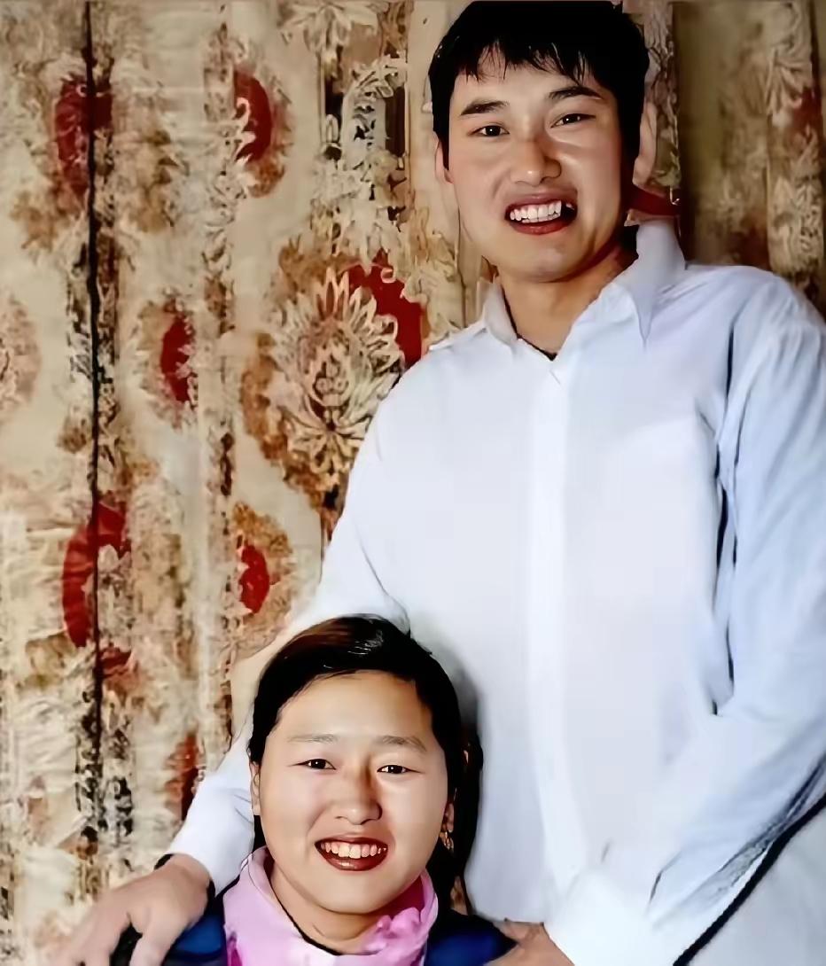 大衣哥
李玉华
夫妻照