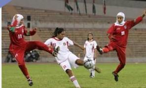 五名伊朗女足队员被警察保护留在了澳大利亚。这五个伊朗姑娘目前可能是大殖子和润人心