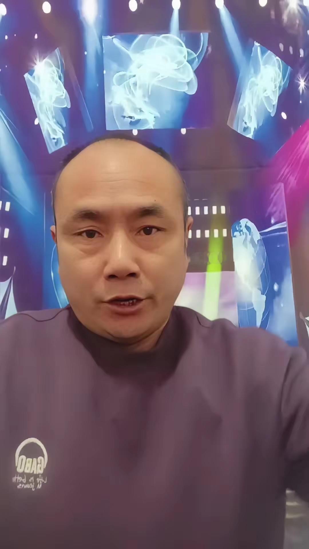 孙涛这波硬刚全网，真是把“仗义”玩成了争议！

春晚老熟人孙涛直播放狠话，谁骂闫