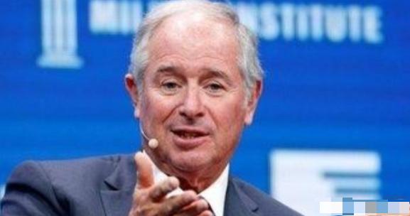 美国超级富豪苏世民，公开表示，美国正在把中国逼成无法战胜的对手！随后，他捐款7亿