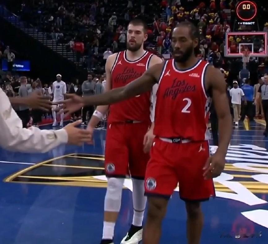 输麻了！伦纳德谈快船又输了：

“情况很糟糕，我们今天拼尽全力。”

“但，正如