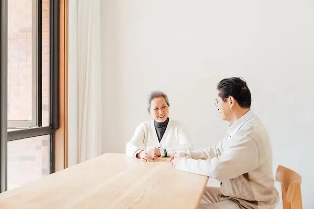 中老年便秘误区：慎避三招无效缓解法

关于中老年人便秘的误区与正确处理方法非常全