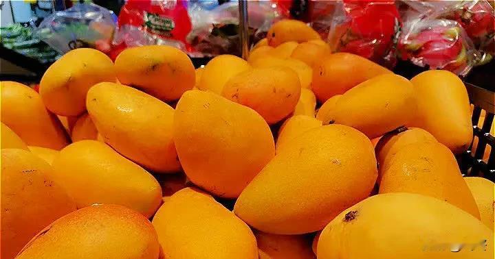 千万别乱塞冰箱！4类食物放进去坏得更快，6个误区多数人天天犯。
很多人都有个误区
