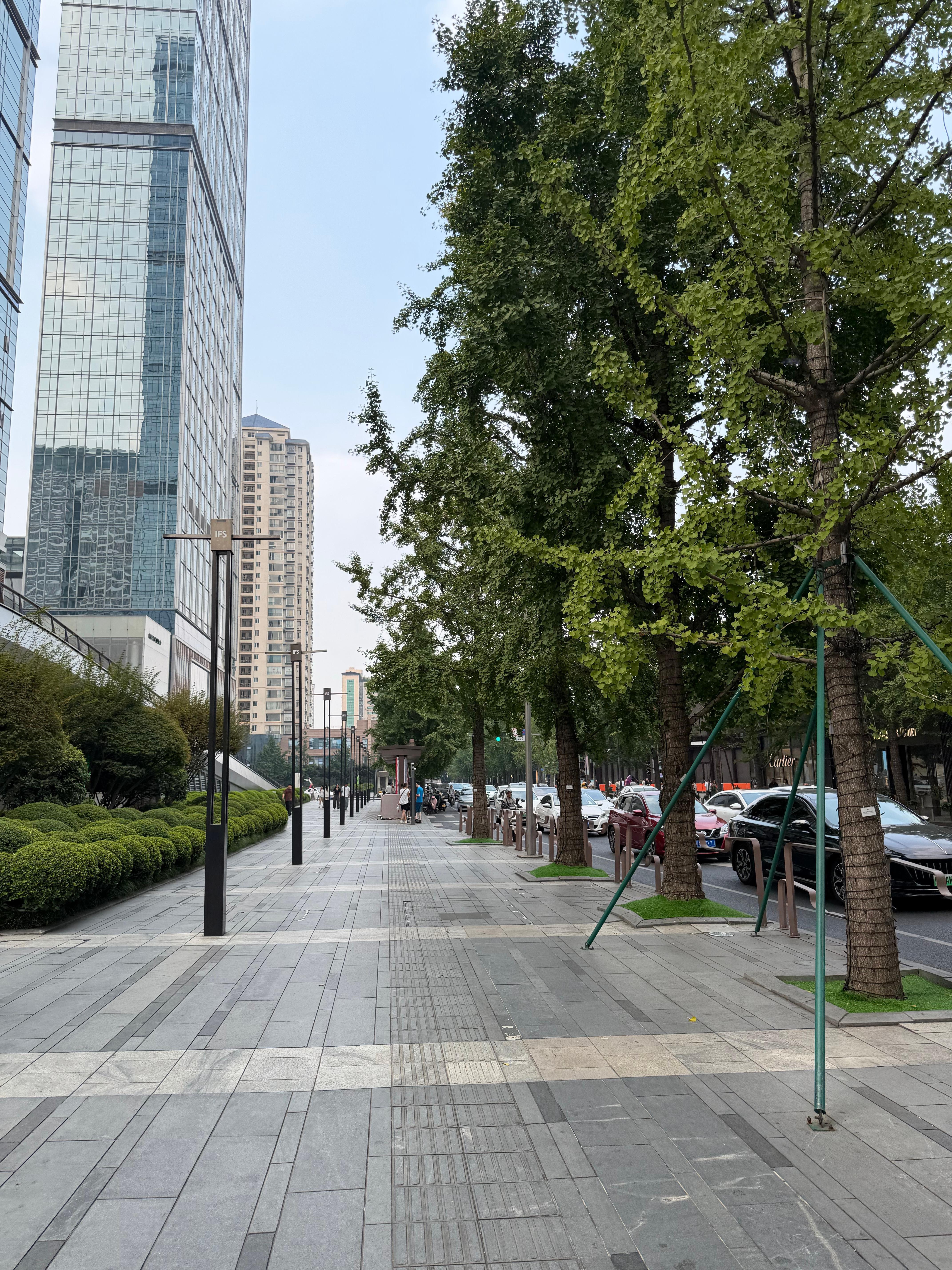 距离我200米，始终无缘相见  ​​​