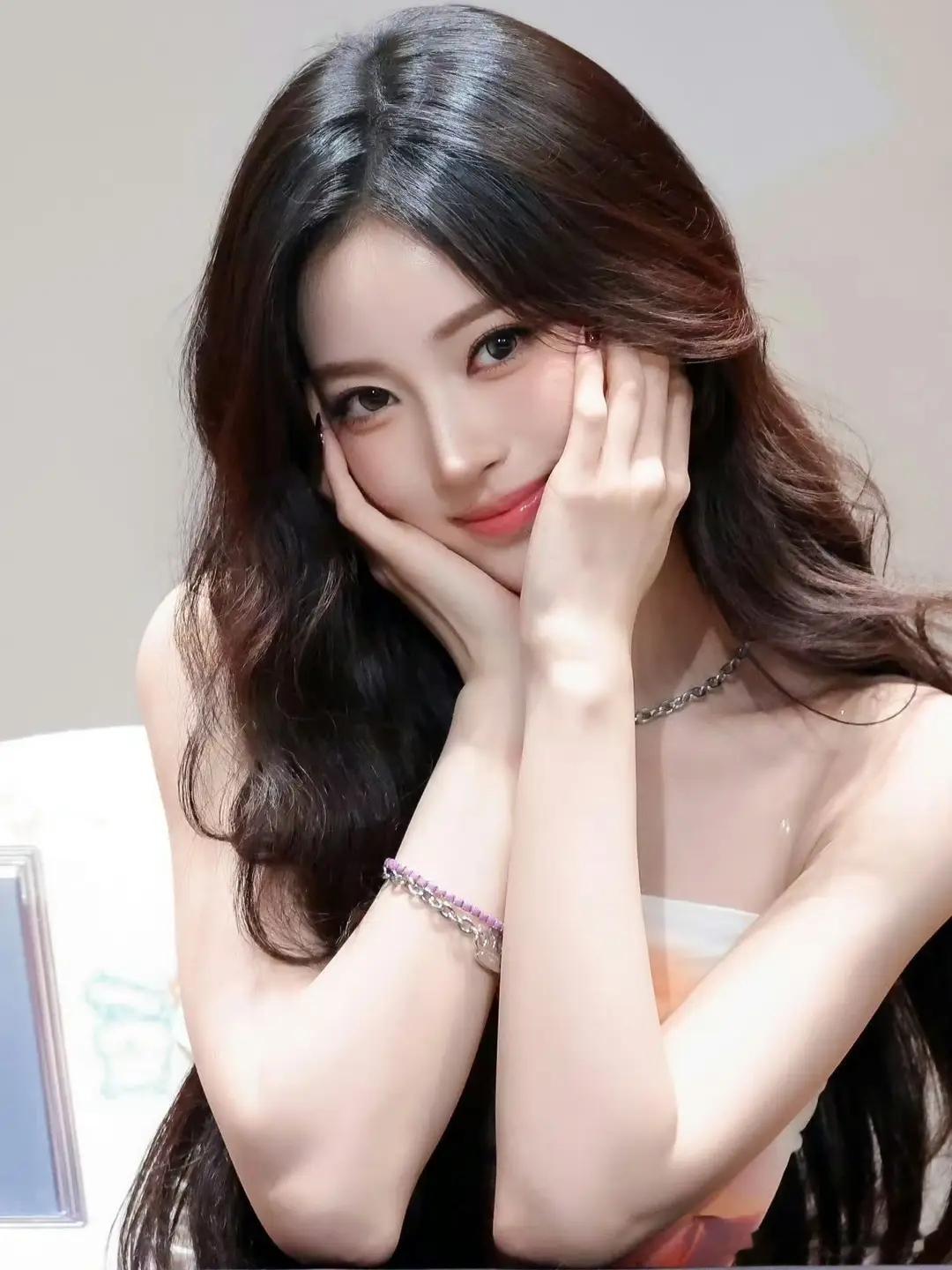 田中杏奈Anna，标准的女神长相就是她这样的 ​​​