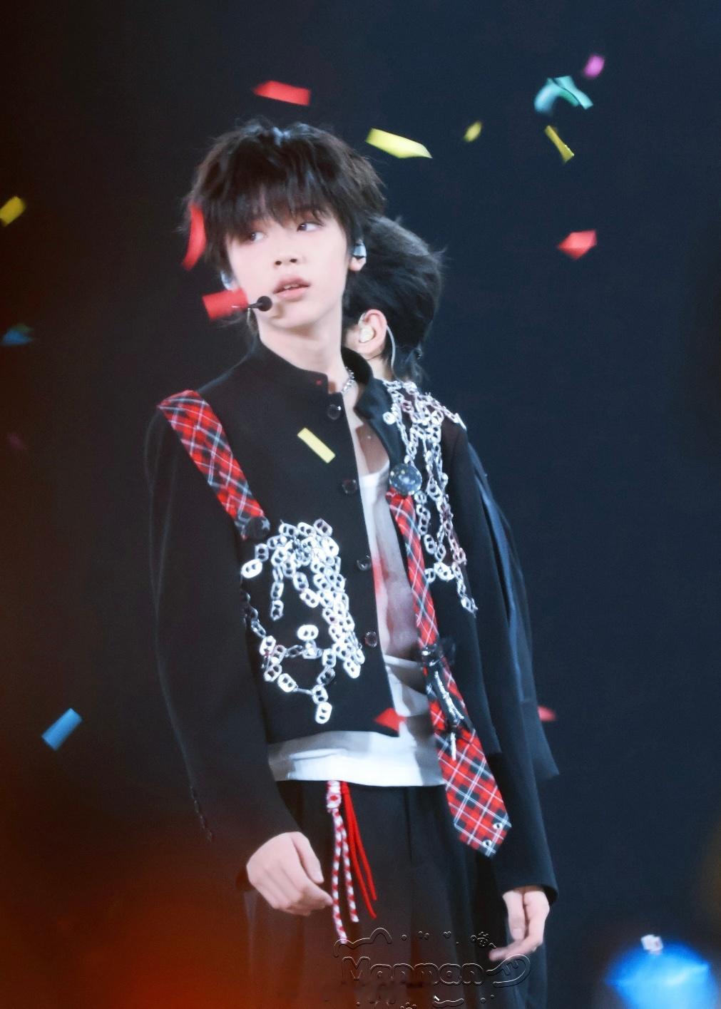 魏子宸已迎来最佳赏味期看完魏子宸的舞台狠狠的get到了他。。天生的idol，欢迎