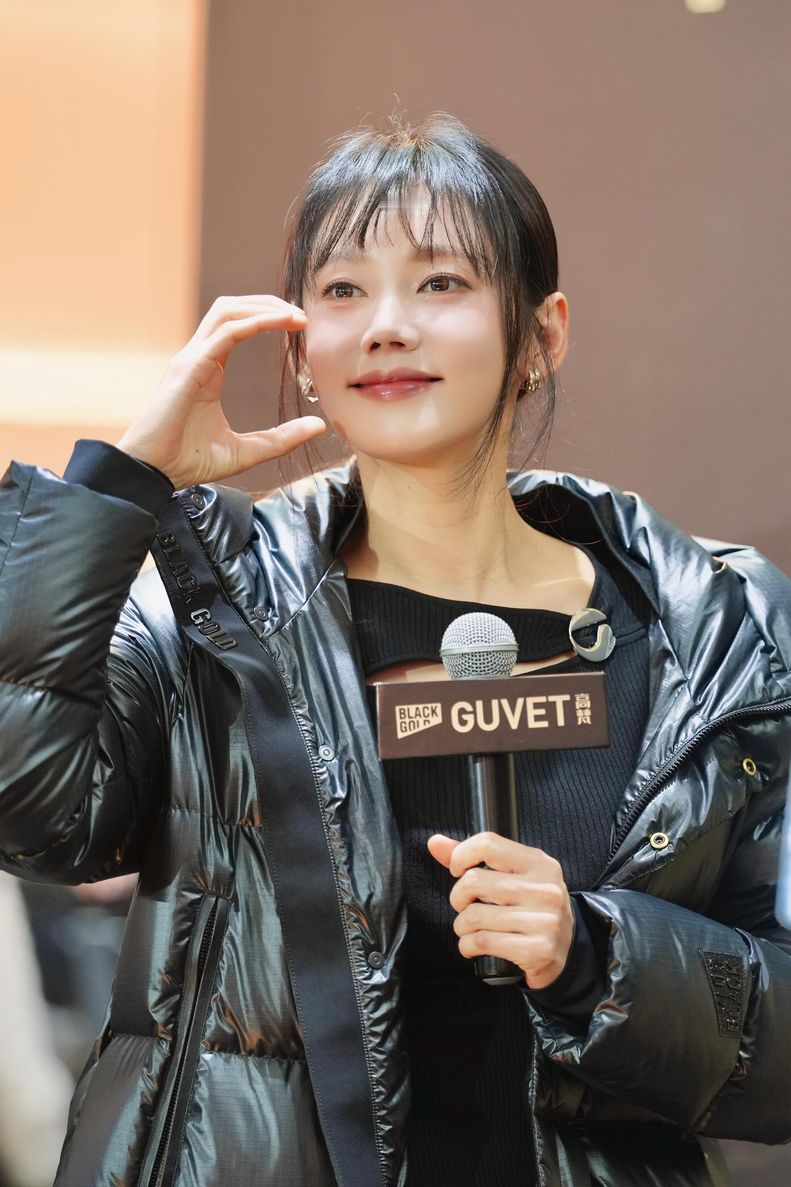 秋瓷炫 ✨秋瓷炫星日记录高梵一日店长十二宫格甜度超标了宝宝🥺