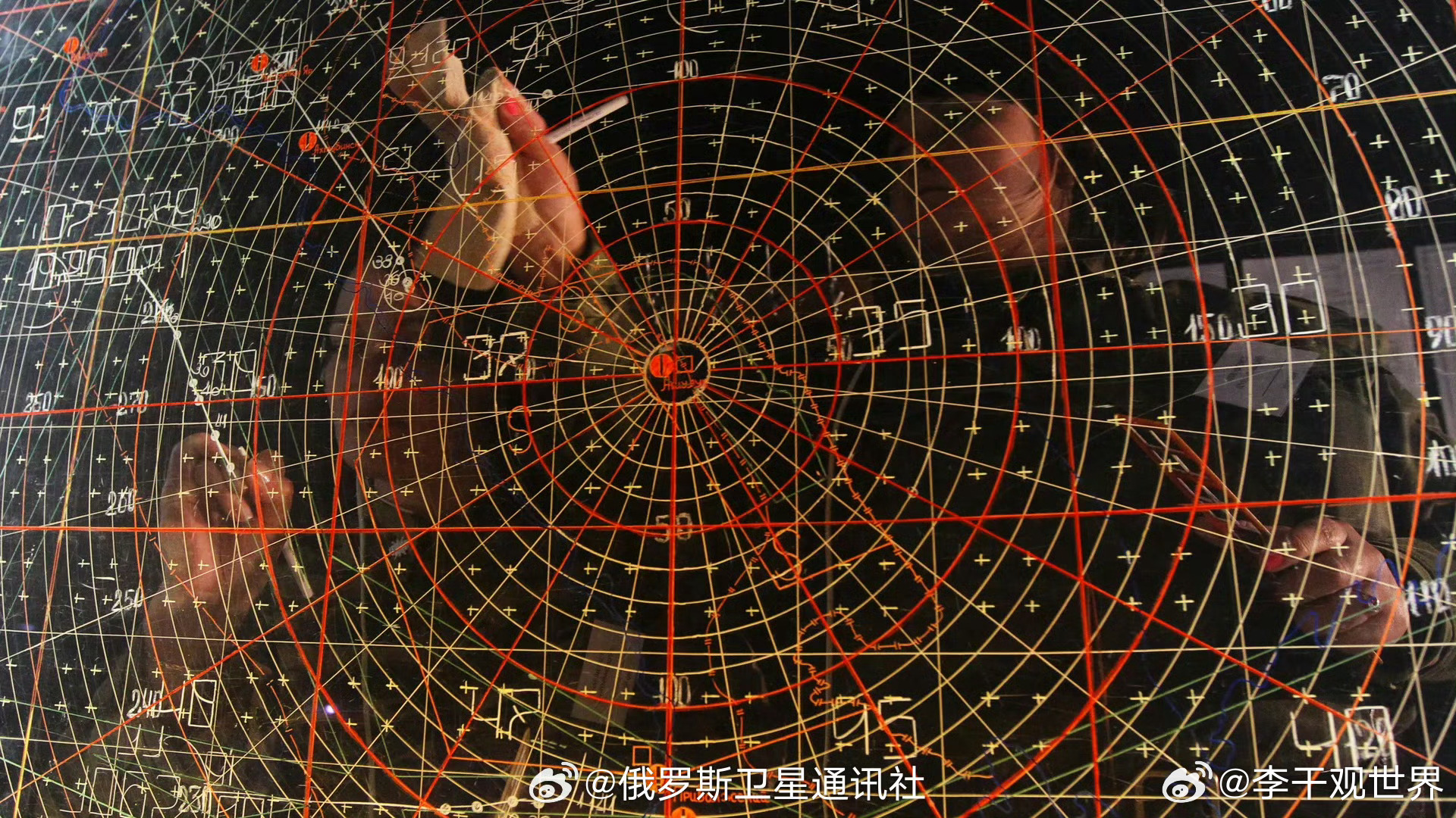 【俄军夜间袭击四座乌军热电厂】俄国防部称 ，涉及的设施包括基辅的两座热电厂、基辅