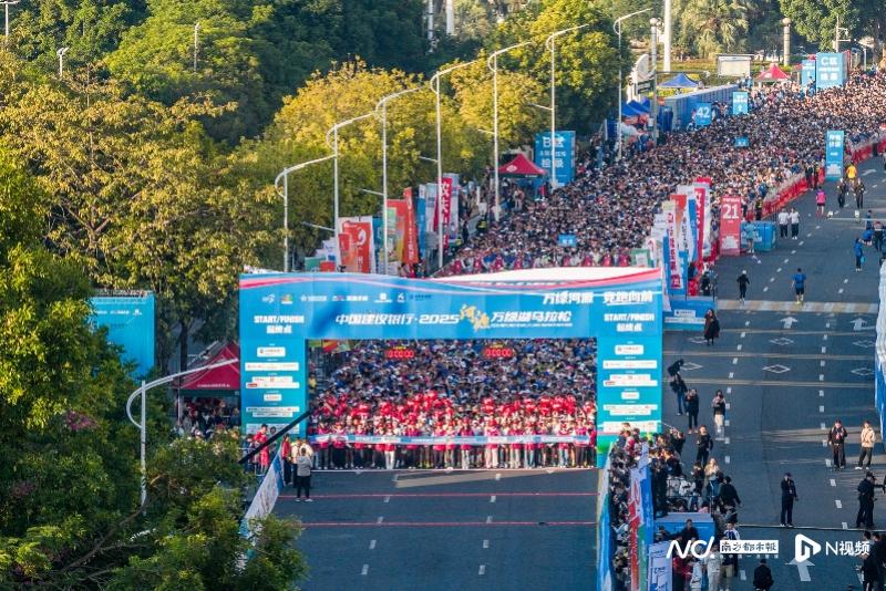 万名跑者穿行恐龙故乡，河源马拉松藏着广东最美山水画！