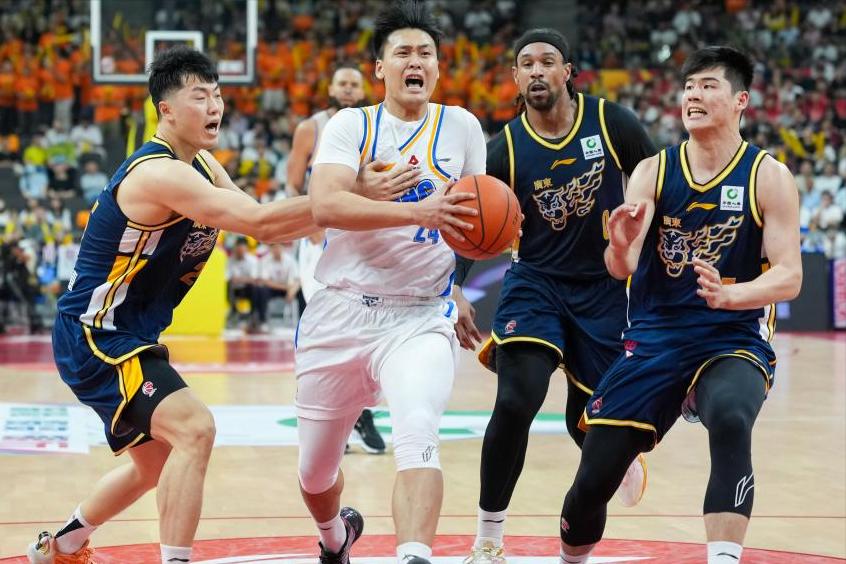 广东队为什么老被绝杀？

广东队现在是跟绝杀犯冲吗？怎么就这么邪门，老在最后时刻