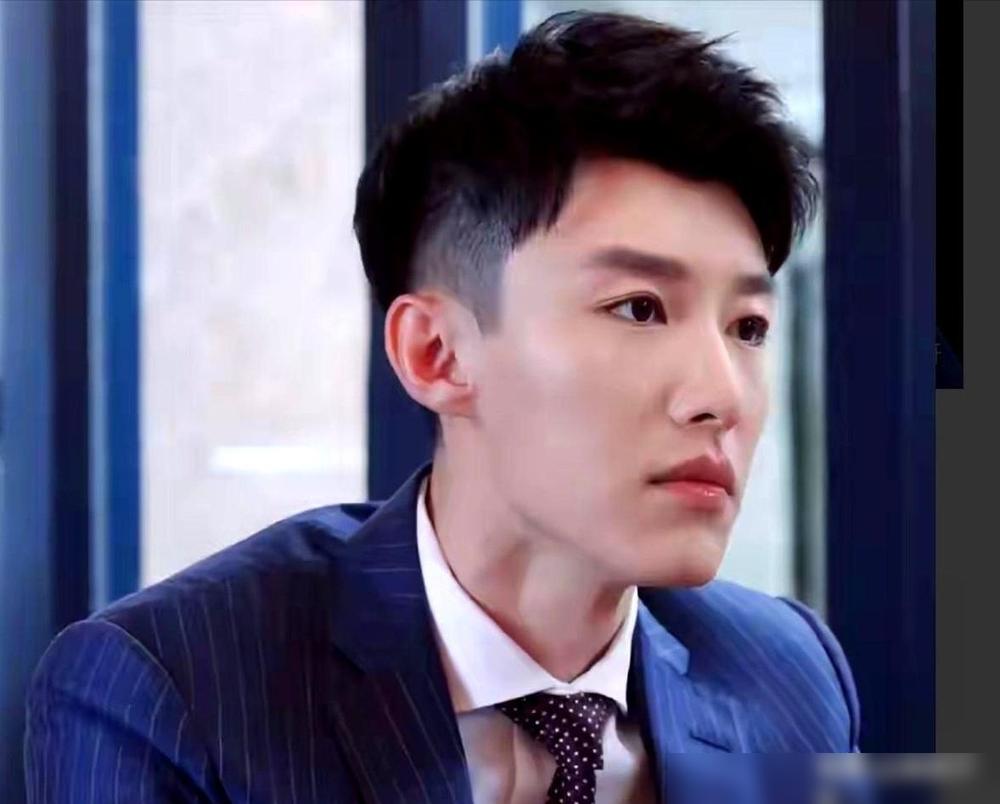 守着人艺“大佬”这种顶级岳父，代旭竟然能生生耗到36岁才靠几十秒镜头翻红，这老丈