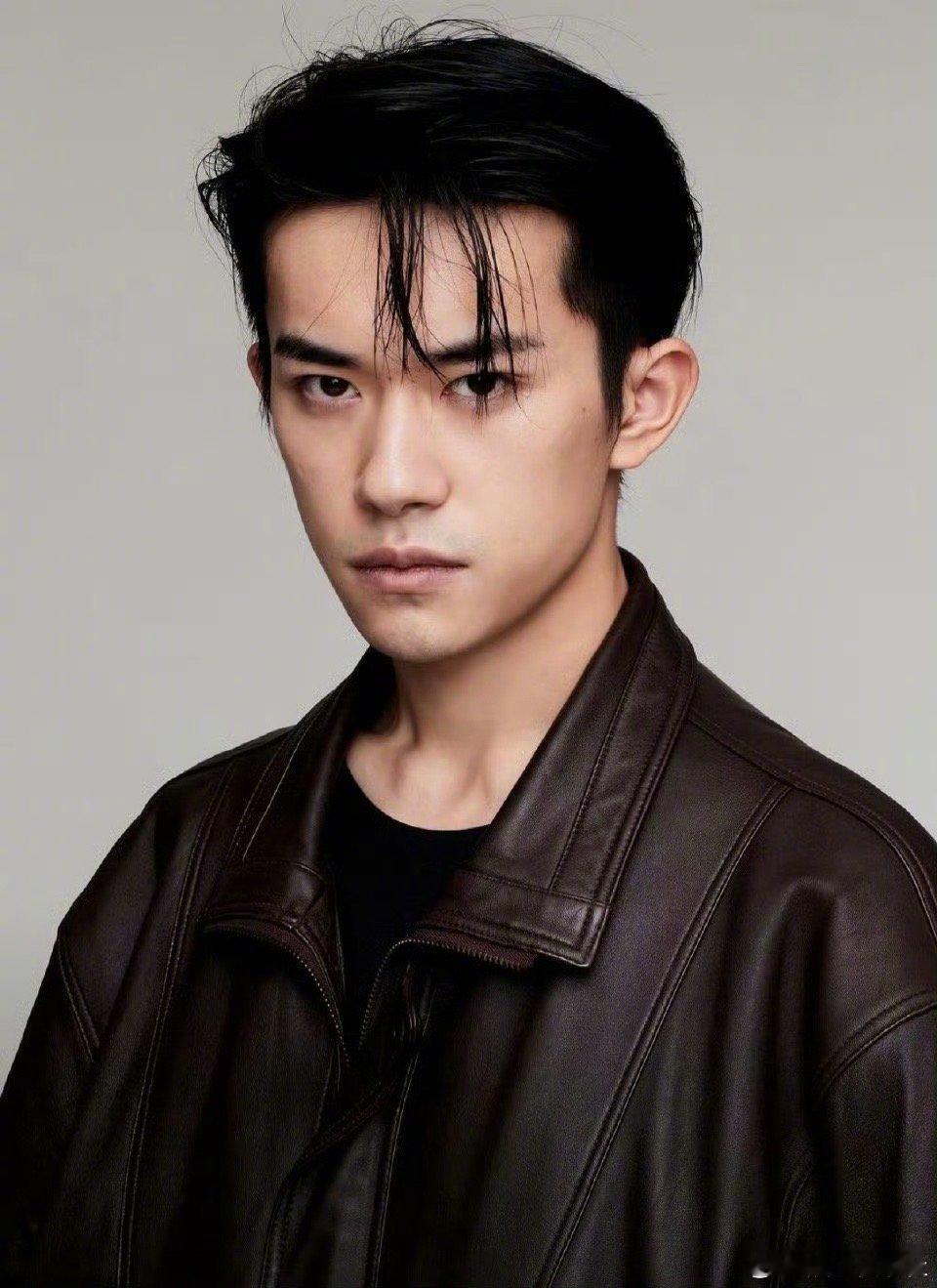 易烊千玺身材管理🈶，又瘦了！ 