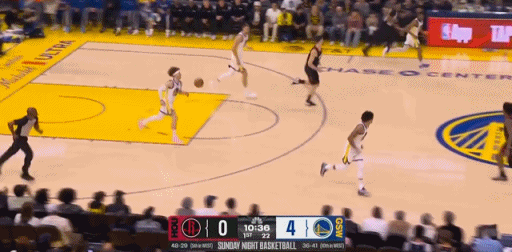 拿捏住了！追梦一打阿杜就来劲！
在今天NBA常规赛勇士对阵火箭的第一节比赛中，追