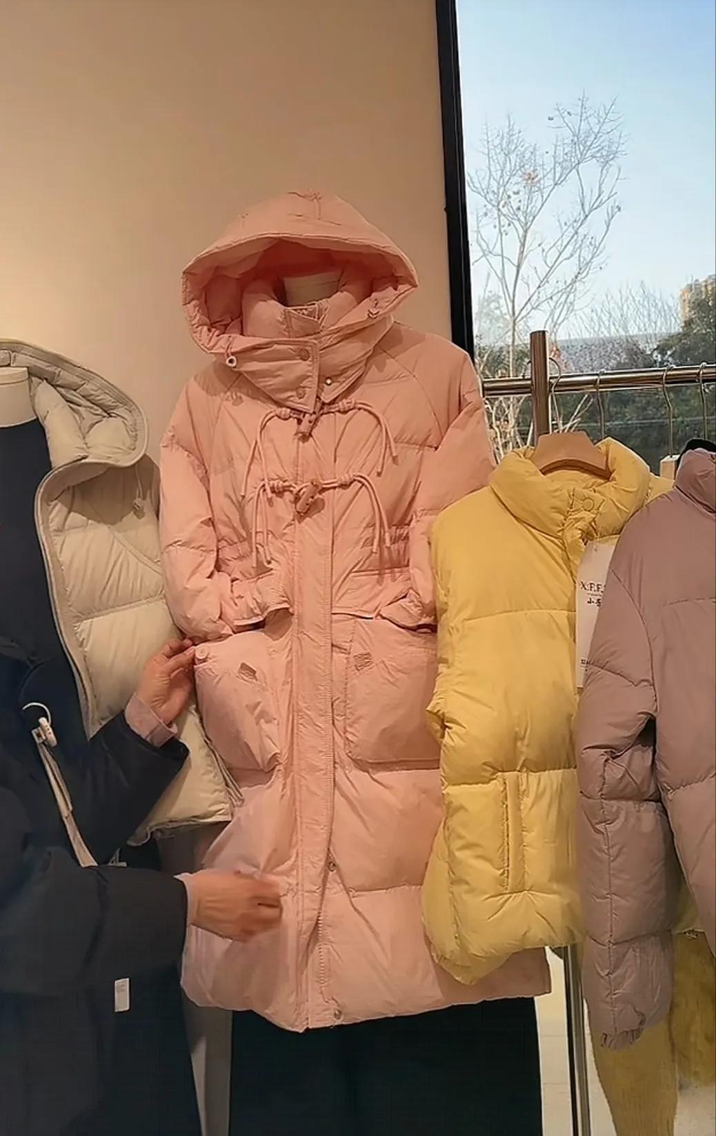 马上过年了，新衣服买了没？

现在的衣服怎么感觉:

都没有十年前的好看

质量