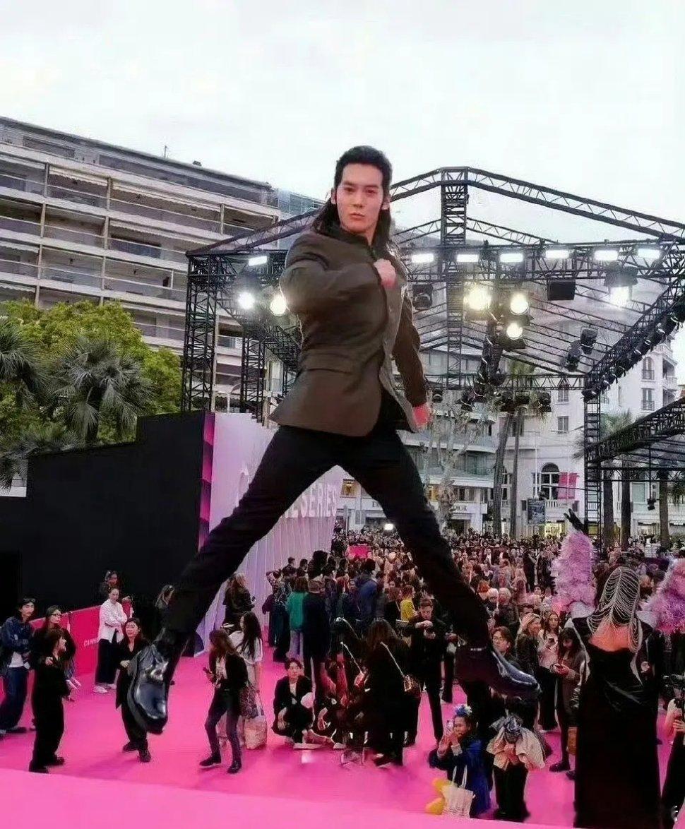 于适在干嘛？稠人多作怪？ ​​​