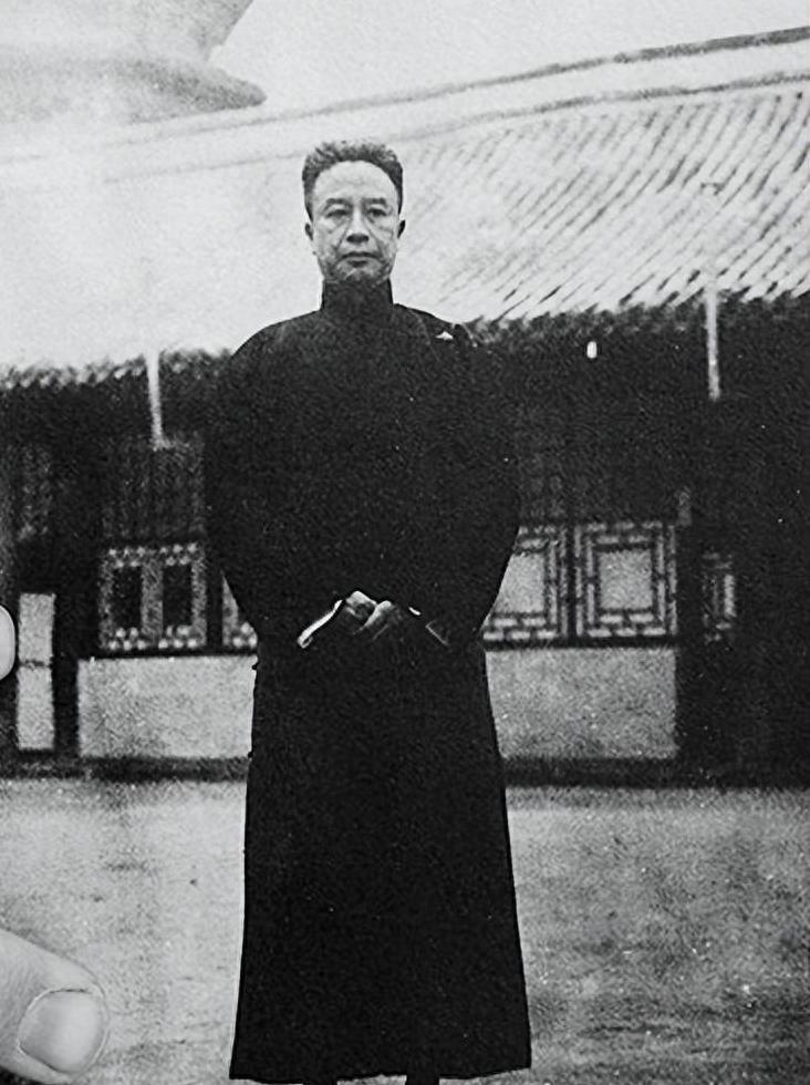 冀东失守早于南京沦陷，伪政权竟敢先换国旗，殷汝耕是1935年在通州成立“冀东防共