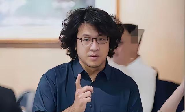 “台独”分子好像老虎屁股摸不得，我们公布了刘世芳的亲外甥颜文群在大陆有很多买卖，