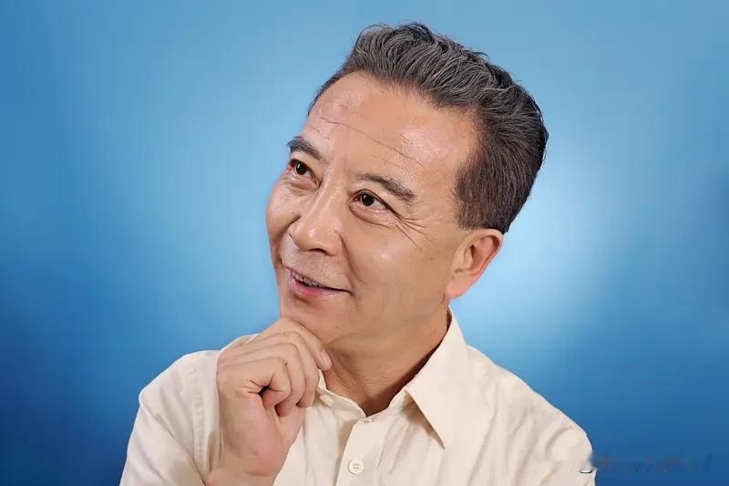 60岁的男人还会花心吗？这事儿不能一概而论。
很多人觉得60岁就该清心寡欲，找女