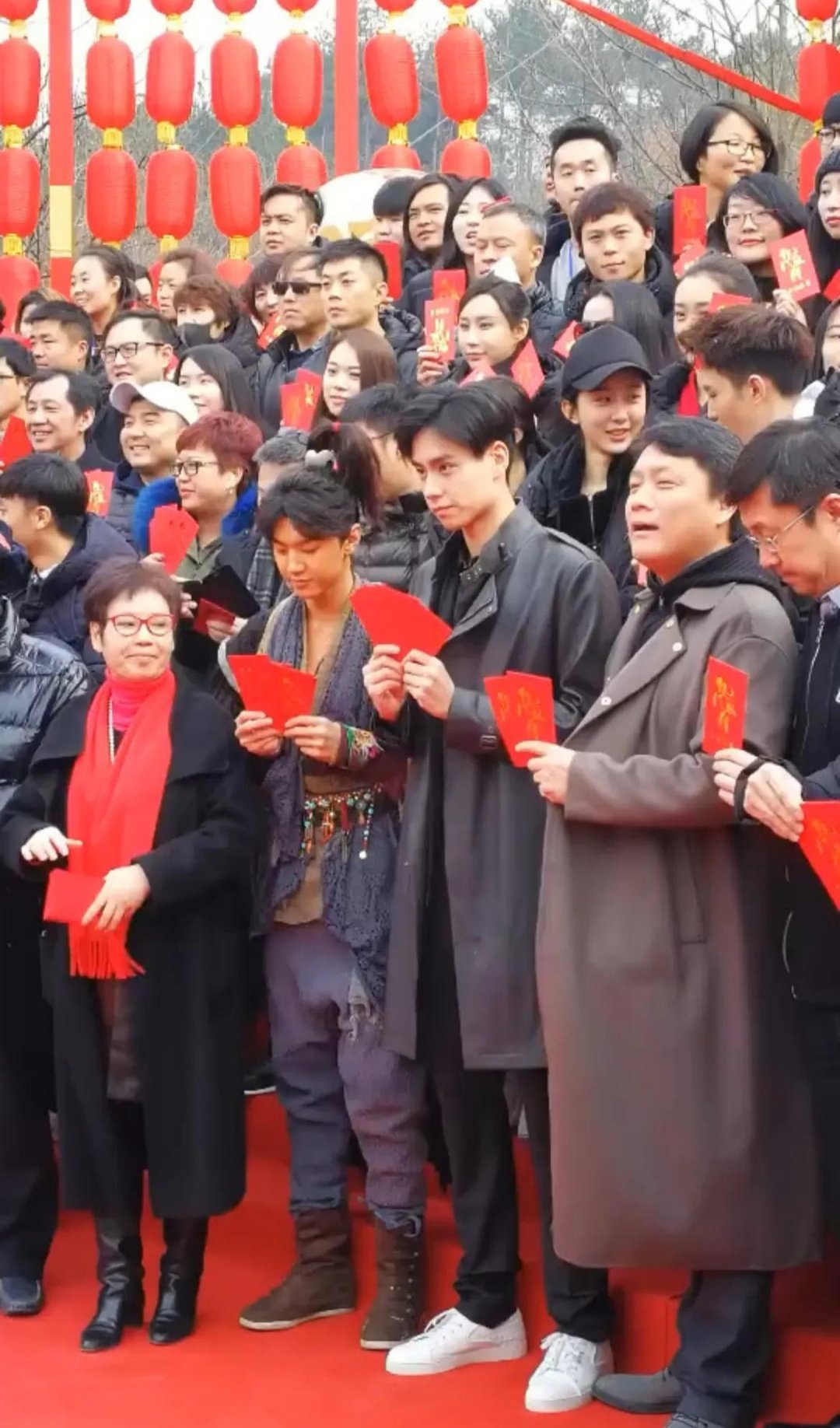 陈哲远这个妆容还以为是哪个龙套[笑cry] ​​​