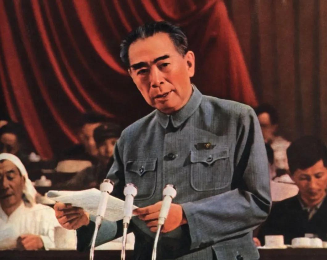 一生为人民服务的周恩来总理和邓大姐。

在上世纪的1958年到1976年这十几年