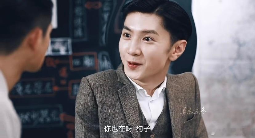 #林少白 一句狗特务记一辈子# 林少白这记仇的小狗警官，让人又爱又怜。他的坚持和