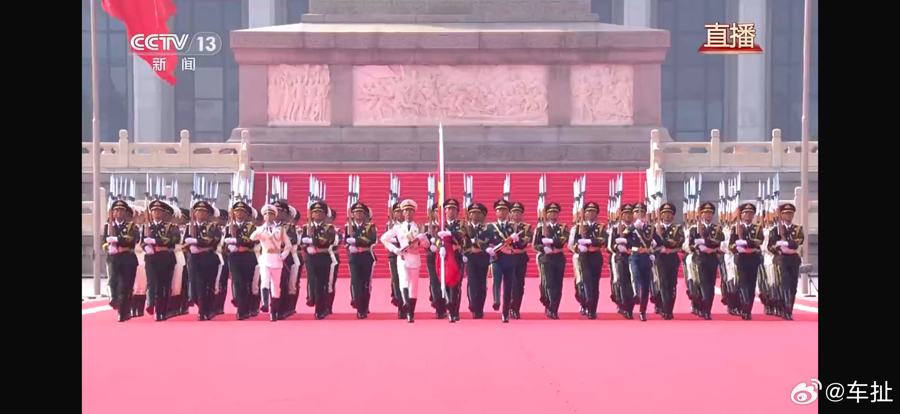 九三盛大阅兵中国军人太帅了！这么多人走的就像一个人 ​​​