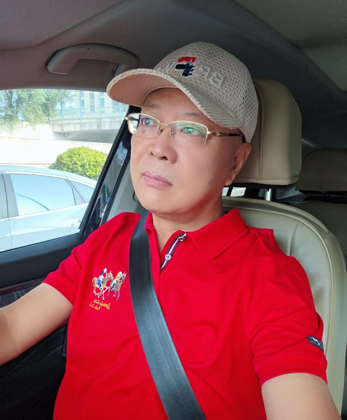 六十多岁单身独居父亲，给女儿女婿写下这段话，不是生分，是把余生看得太明白了。
他
