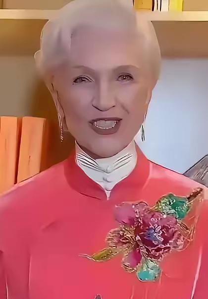 突发！世界首富马斯克的母亲梅耶，在社交媒体上公然表态：中国在公路、隧道、建筑、基