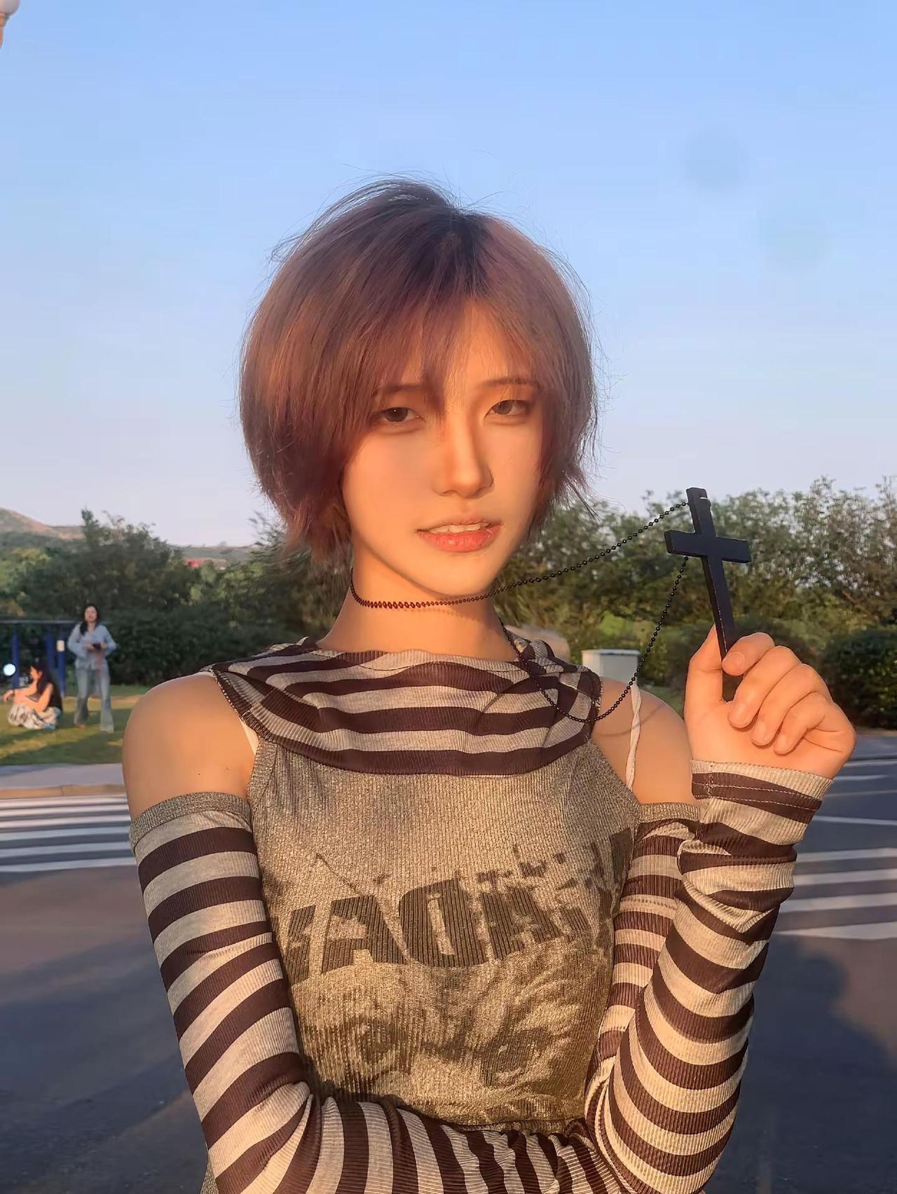 天蝎 infp 短发 亚