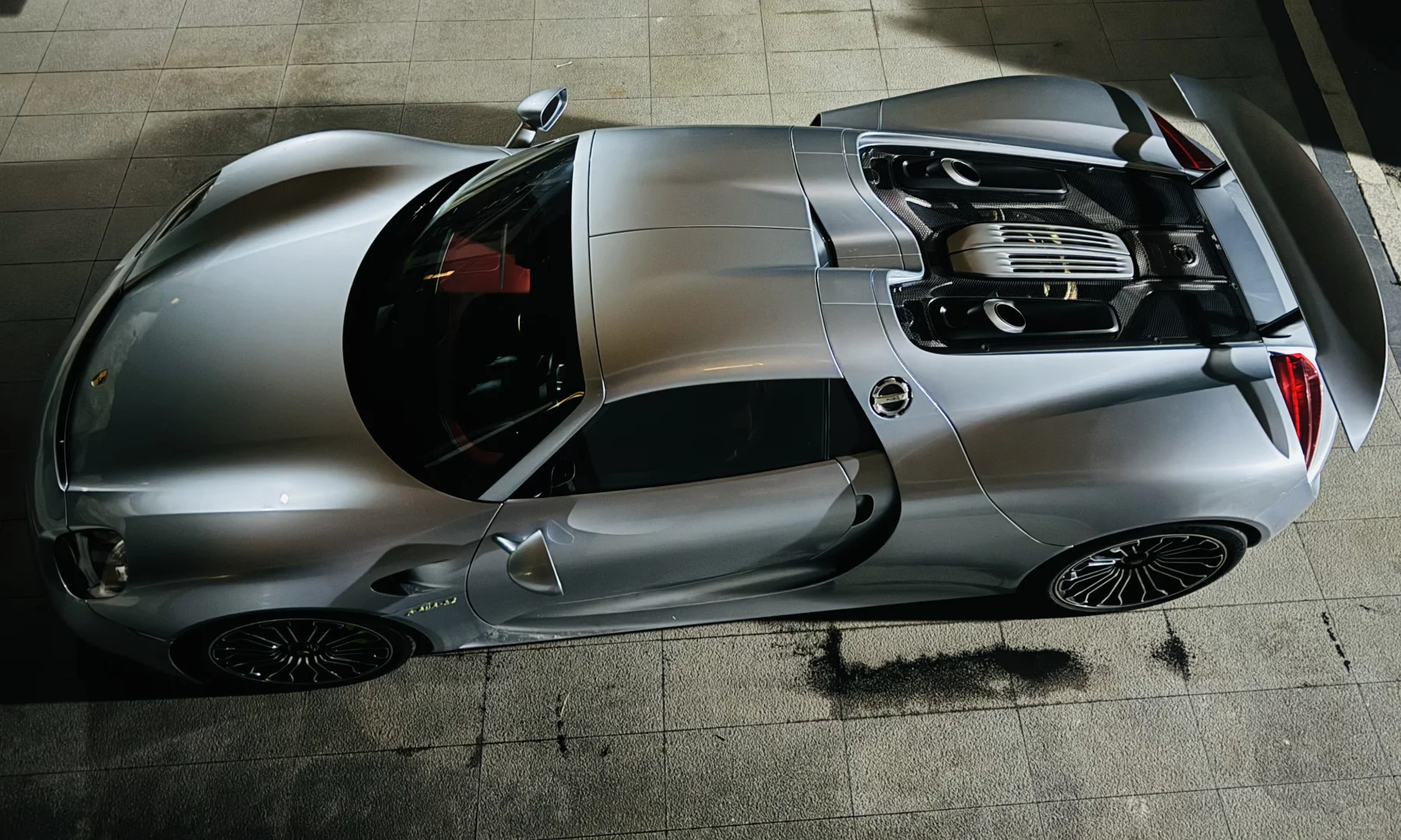 Porsche 918液态金属银