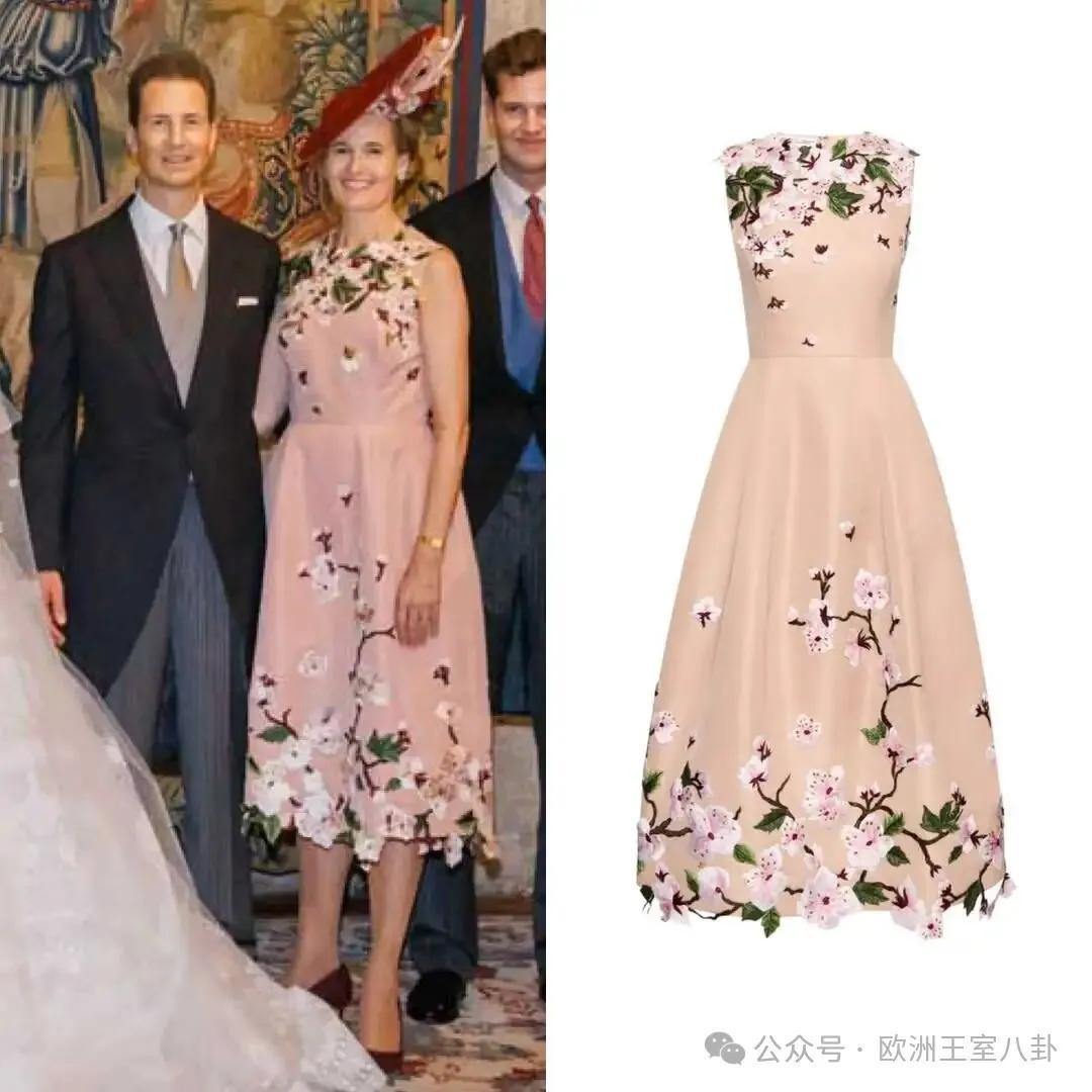 上周末在闺女婚礼上，列支敦士登王储妃苏菲穿的Oscar de la Renta花