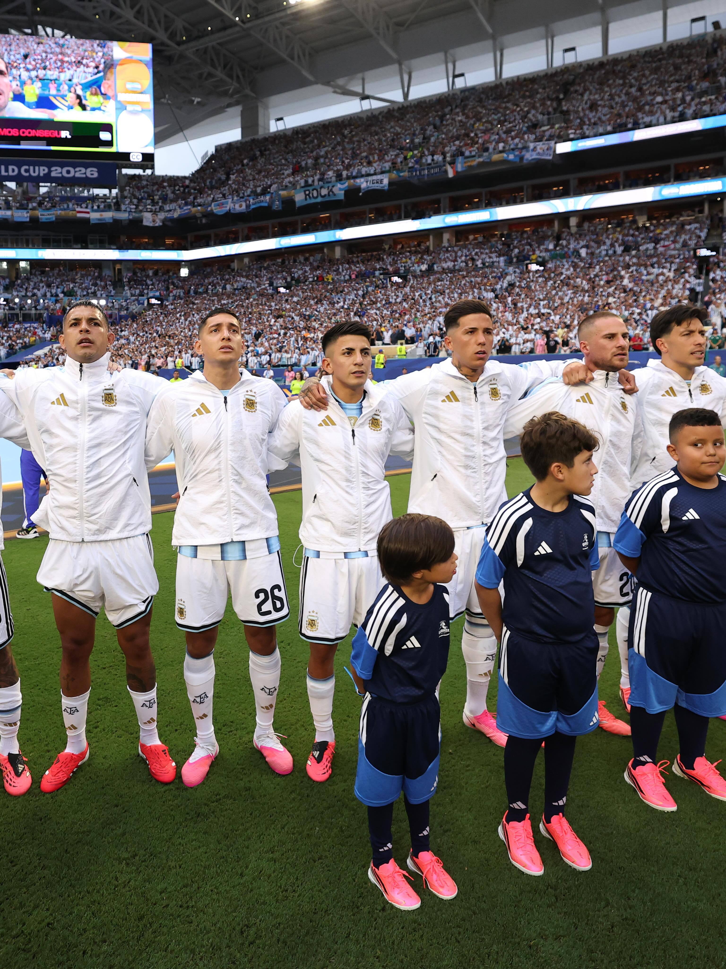 阿尔玛达：～～下一步，来吧，阿根廷！！我们晋级16强。🇦🇷⚽💙🤍世界杯
