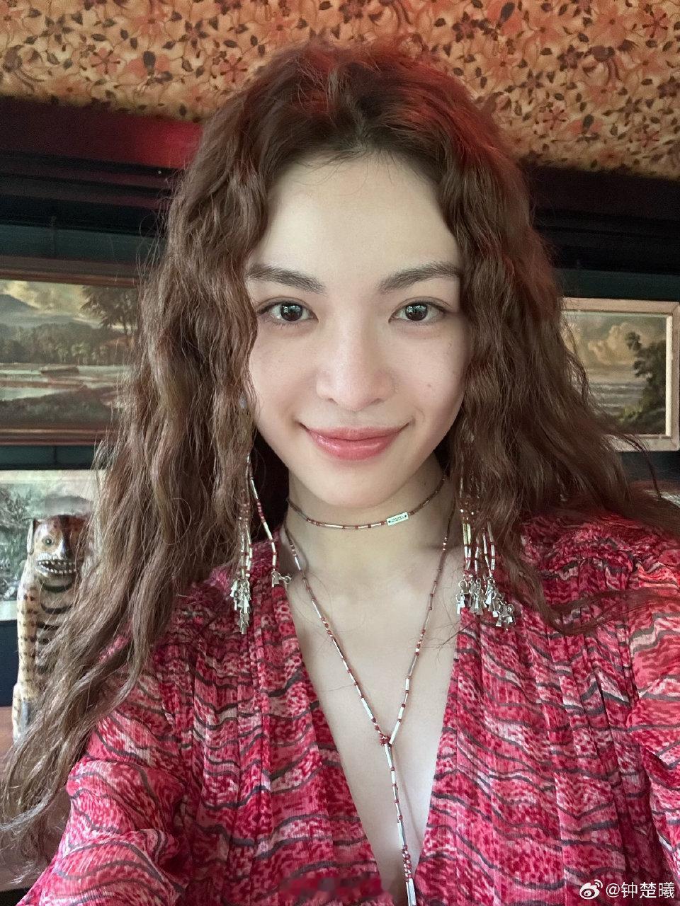 钟楚曦  也逃不过我们小哪吒的魅力，喜欢的心情难以言表了哈哈哈哈！ 