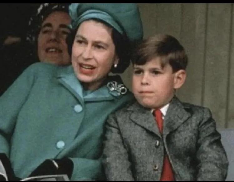 六六大顺，66岁大寿的安德鲁并不太称心。
当初有多放纵 ，今日的下场就有多悲凉。