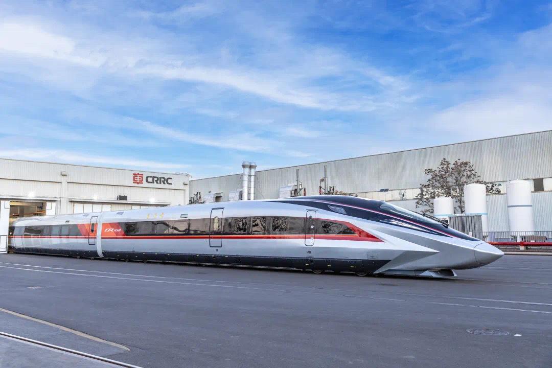 高铁CR450动车组样车发布了，这个车最快可以达到400km/h里面还设置了包间