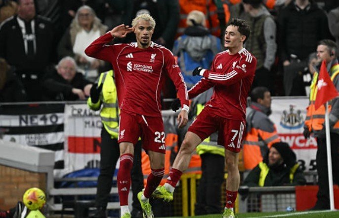 埃基蒂克真是没啥说的，可以说是赛季最佳引援了，如果没有法棍，不知道利物浦现在该是