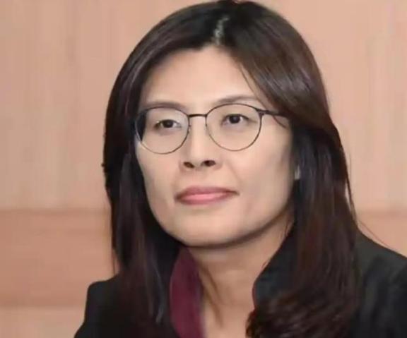 [浮云]郑丽文曾经直言不讳：中国就是我们的国家，解放军就是我们的坚强后盾！这话从