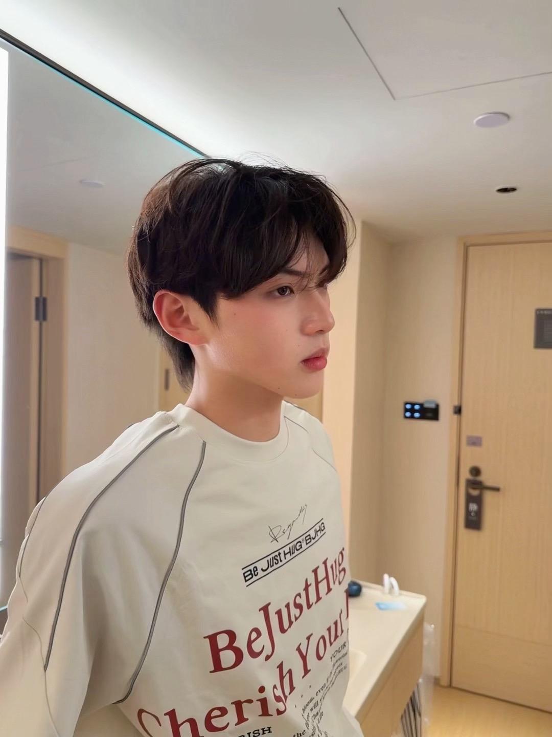 马年就听马思唯 有钱有权有思维