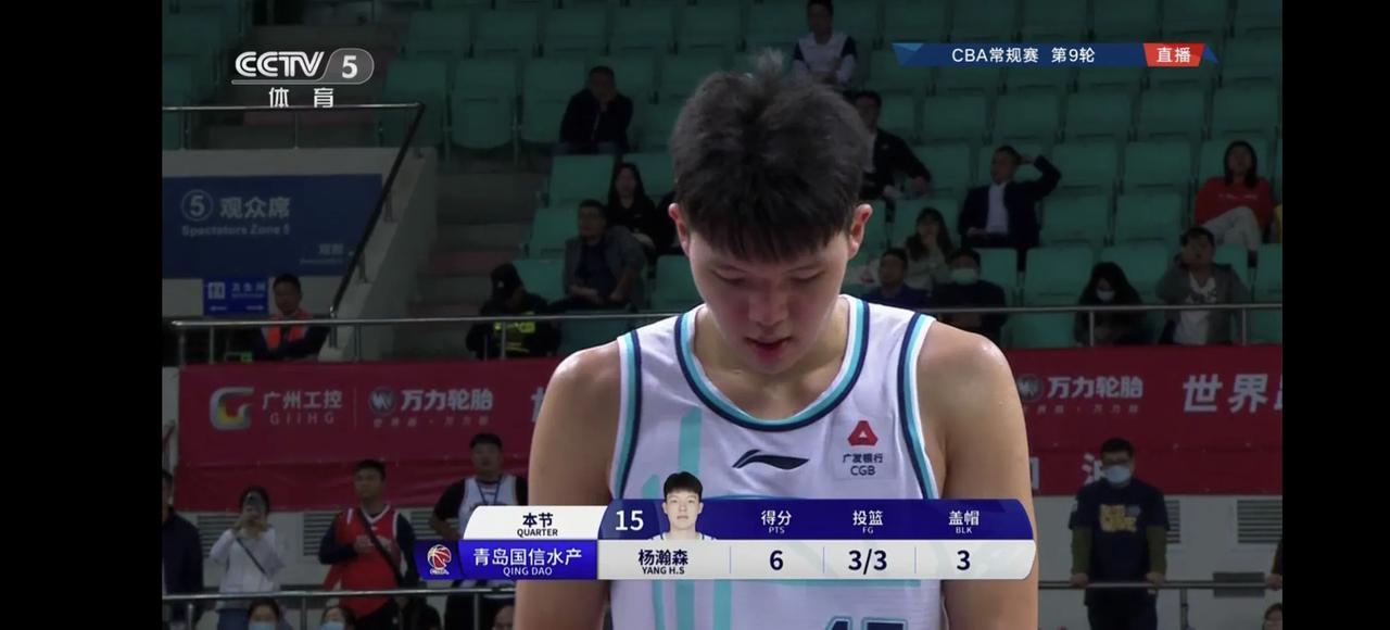 广州半场55：52青岛，比赛非常精彩激烈，双方你来我往，针锋相对，曾经的两支落后