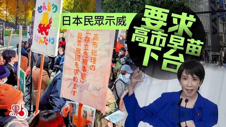坐着军用直升机，在灾区半空中双手合十祈祷，这画面你看了是感动，还是觉得心里有些别