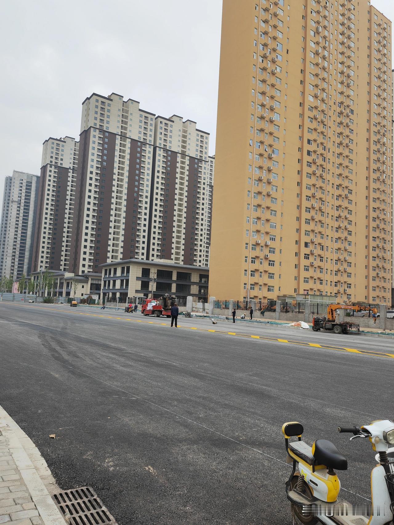 咸阳西环路南北即将贯通，西环路作为连接咸阳高新区的主干道，现在终于迎来了竣工，贯