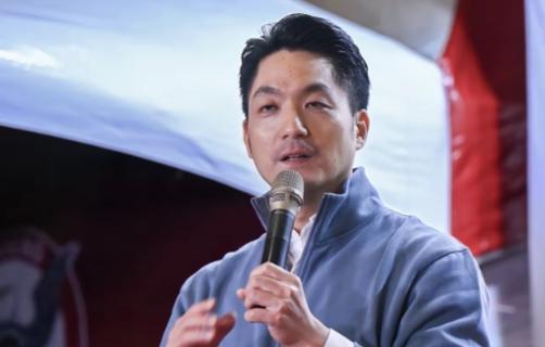 蒋万安近日呼吁大陆多进口台湾农产品，结果岛内马上有人提出一个很现实的问题：台湾想